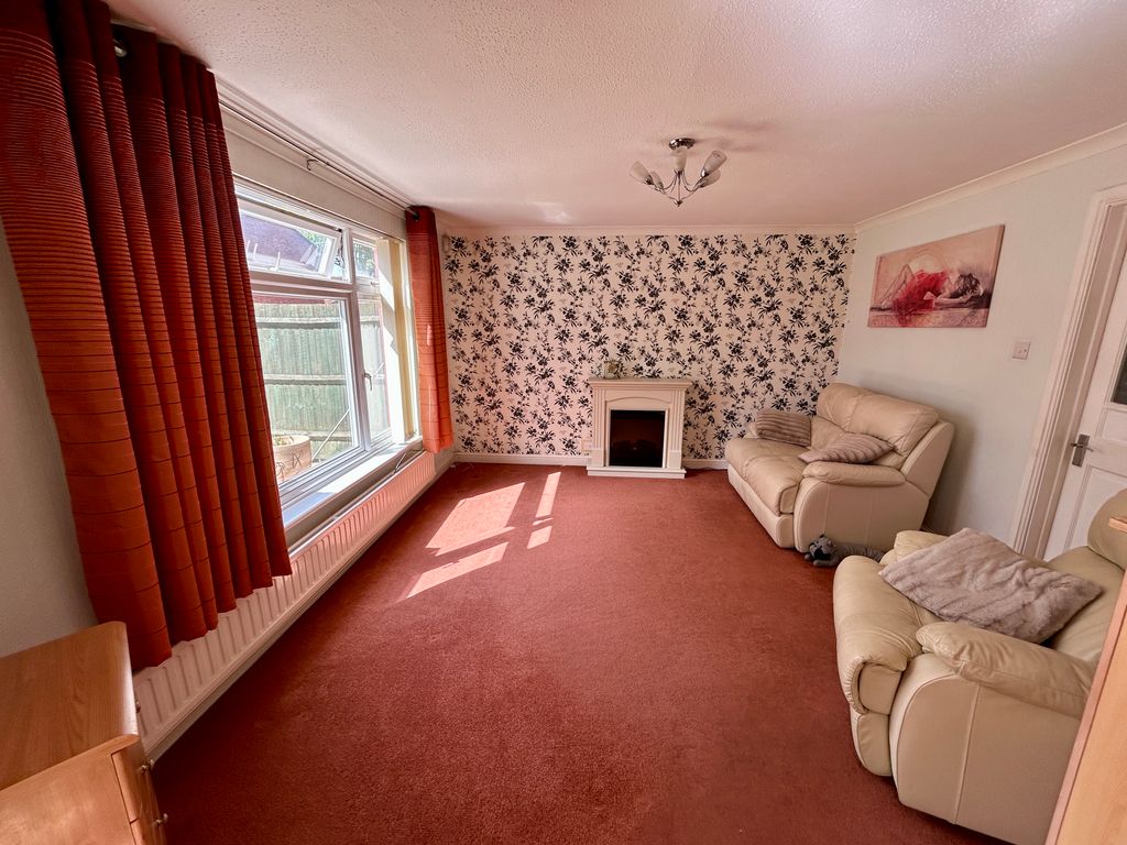 Property photo 3 of 14