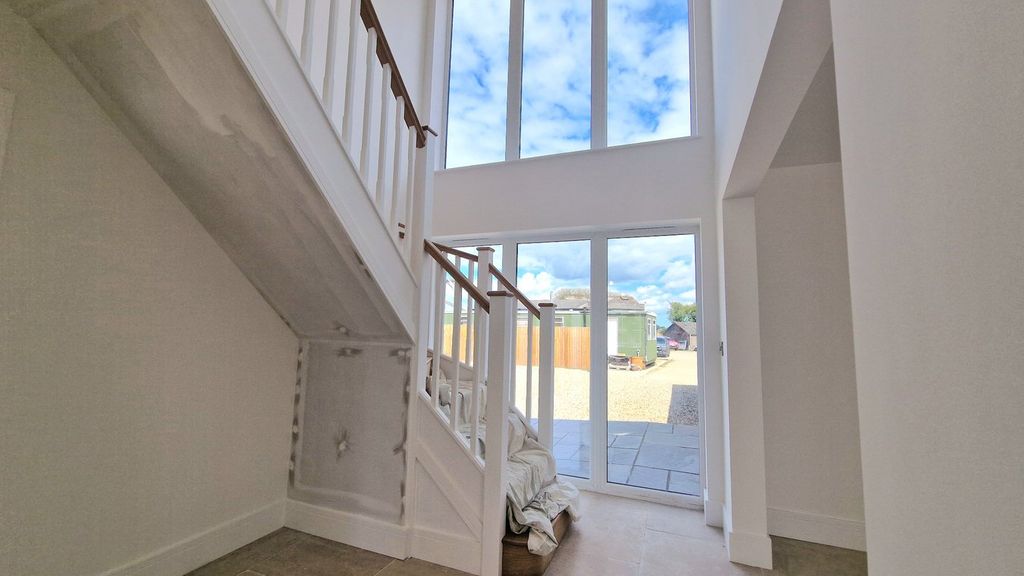 Property photo 3 of 26