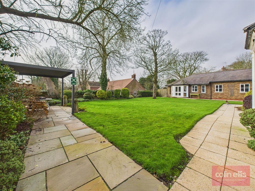 Property photo 3 of 18 Cam05075G0-Pr0269-Still015.Jpg