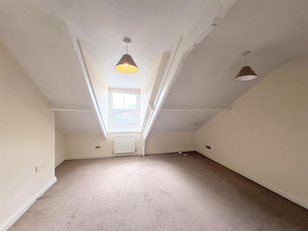 Property photo 3 of 7 Lounge