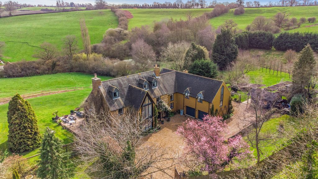 Property photo 2 of 48