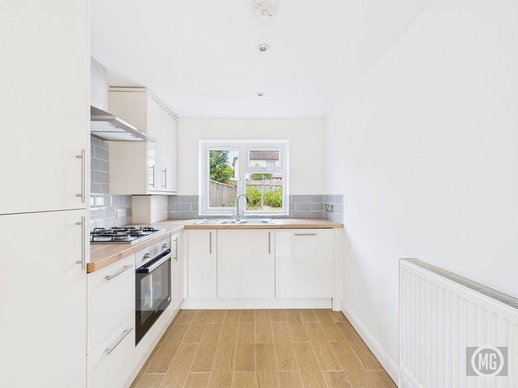 Property photo 3 of 13 Kitchen