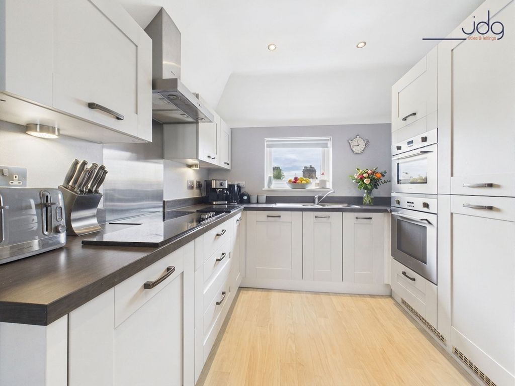 Property photo 3 of 8 The Kitchen