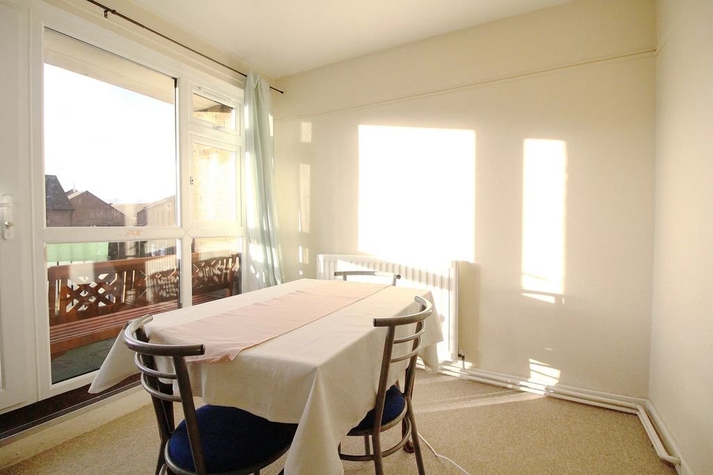 Property photo 3 of 9 Dining Room