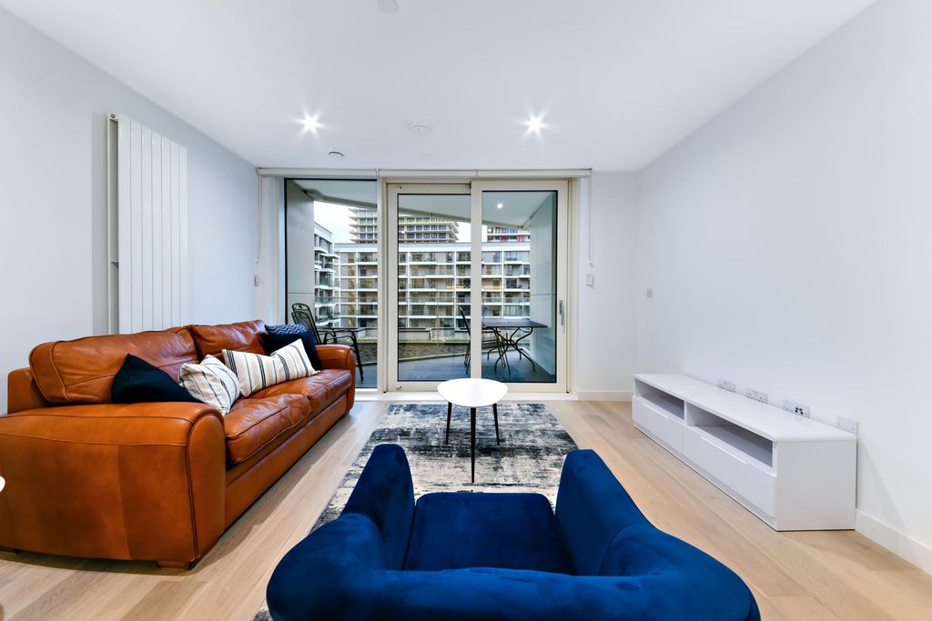 Property photo 3 of 12