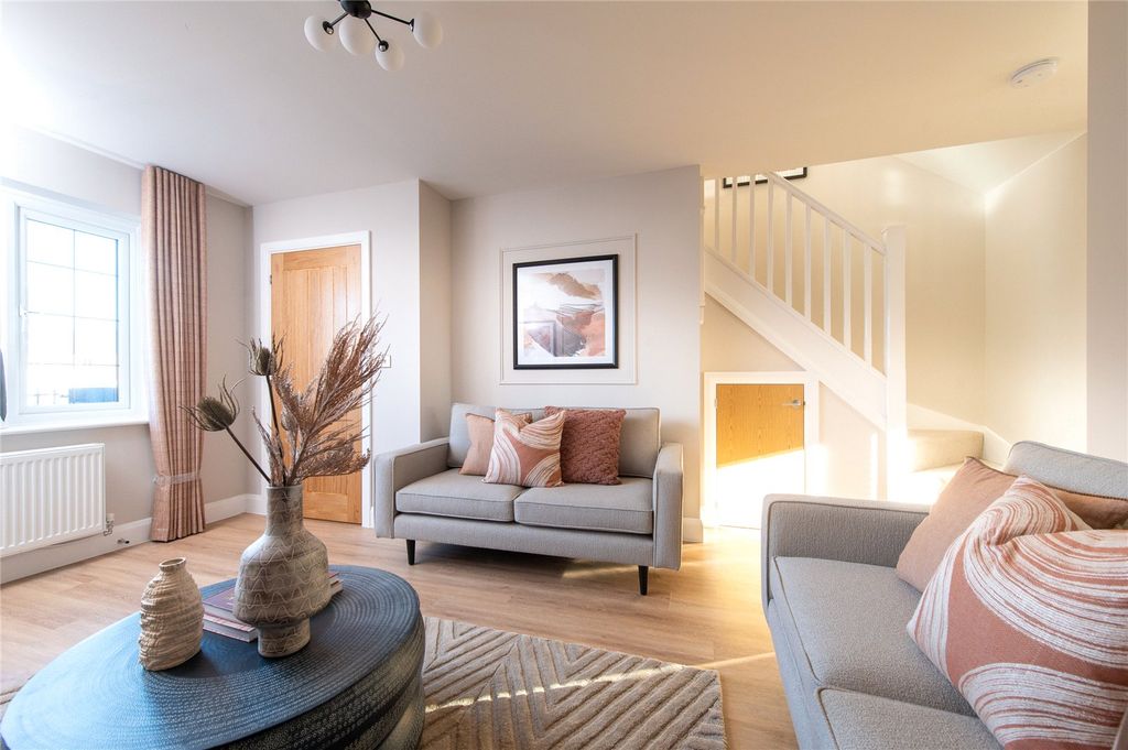 Property photo 2 of 11 Example Hazel