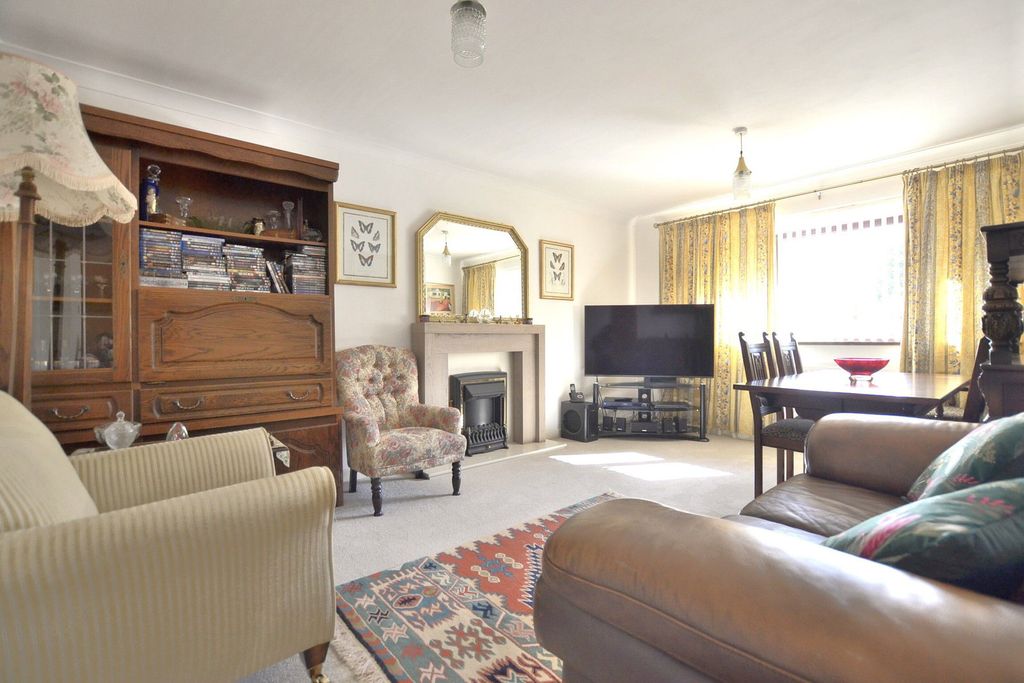 Property photo 2 of 18