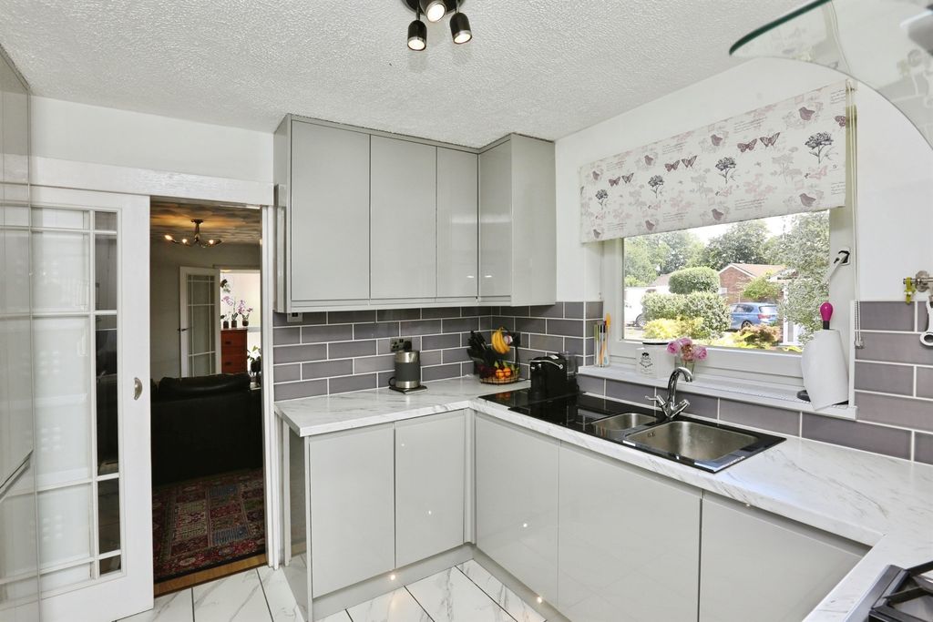 Property photo 3 of 16