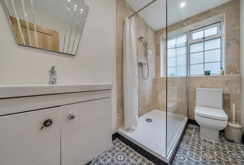 Property photo 3 of 9 1356213-11-68Cbc8...