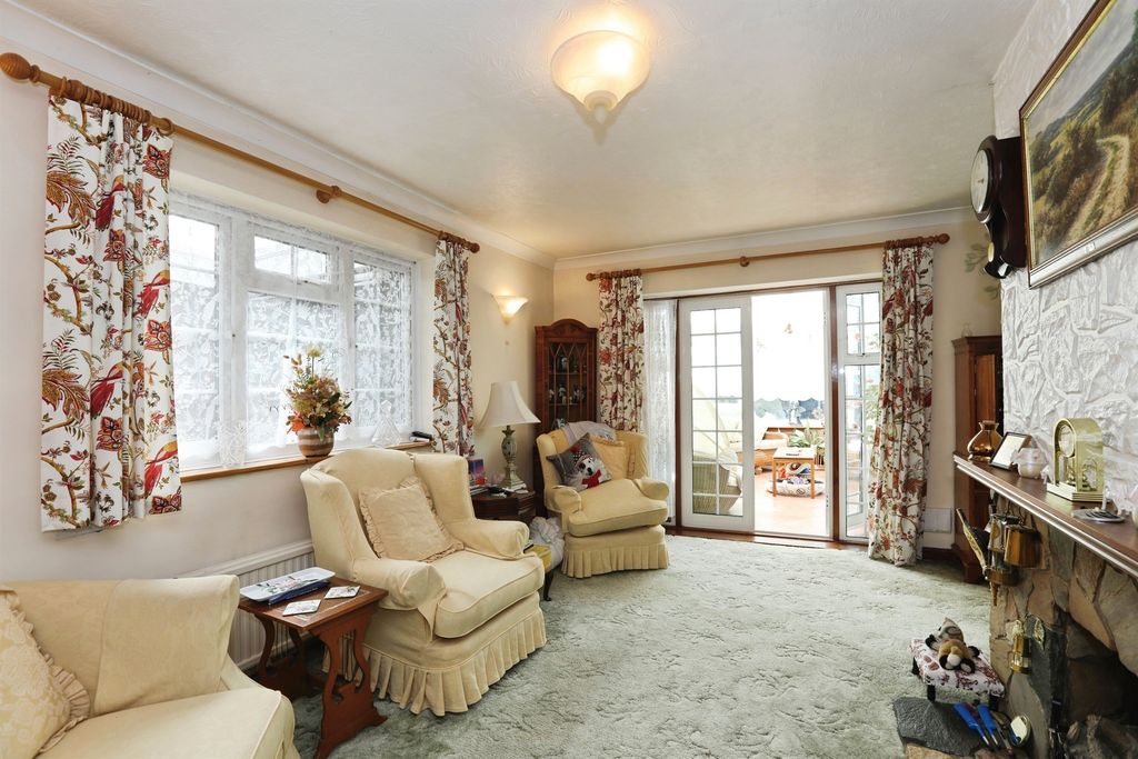 Property photo 3 of 20