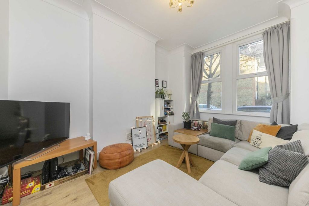 Property photo 1 of 6