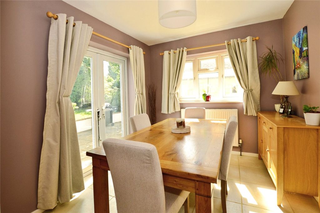 Property photo 3 of 23 Picture No. 24