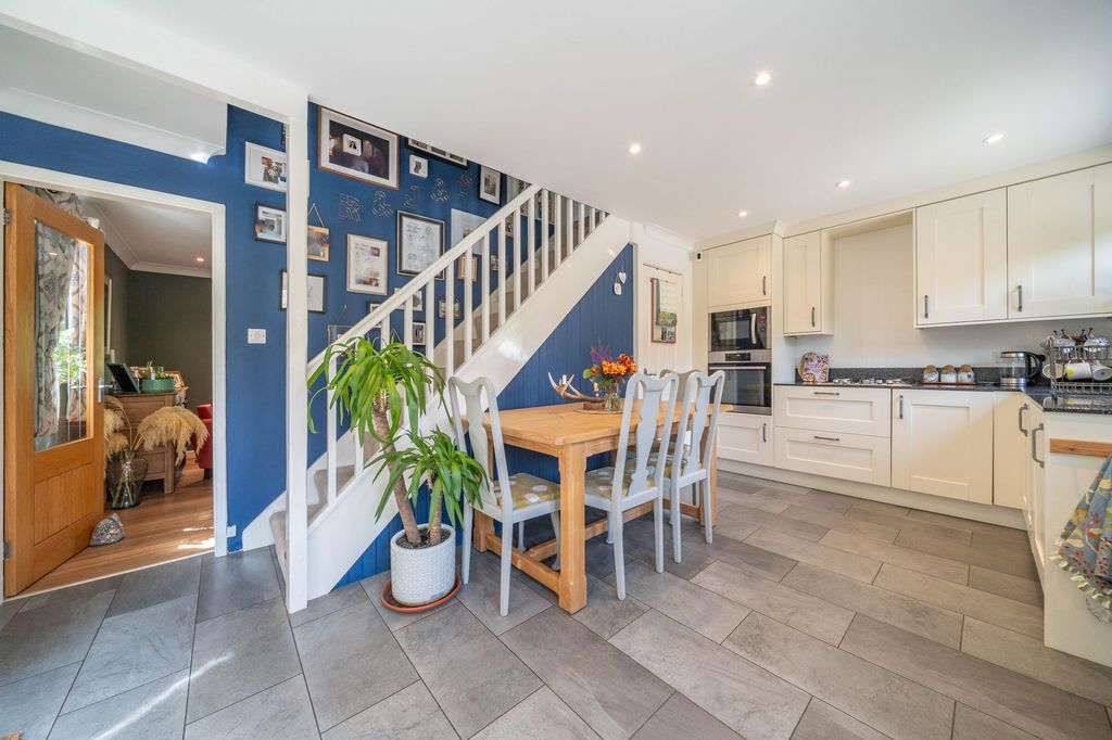 Property photo 3 of 24