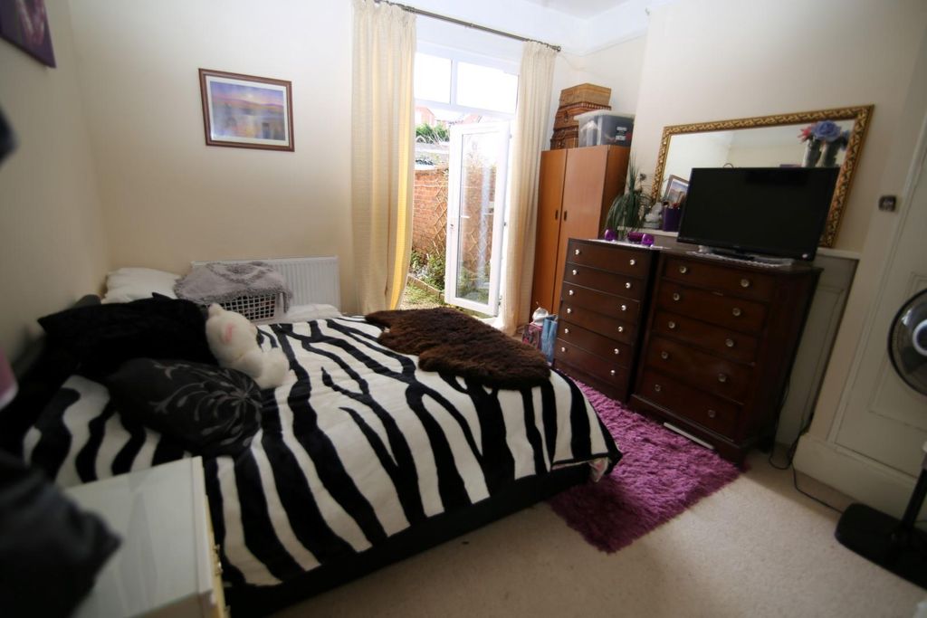 Property photo 2 of 5