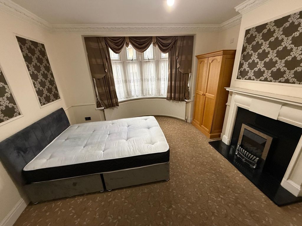 Property photo 3 of 25 Photo 19