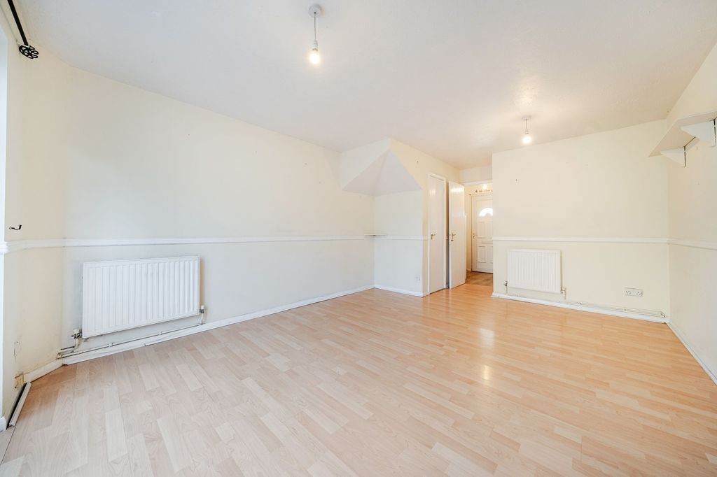 Property photo 3 of 22