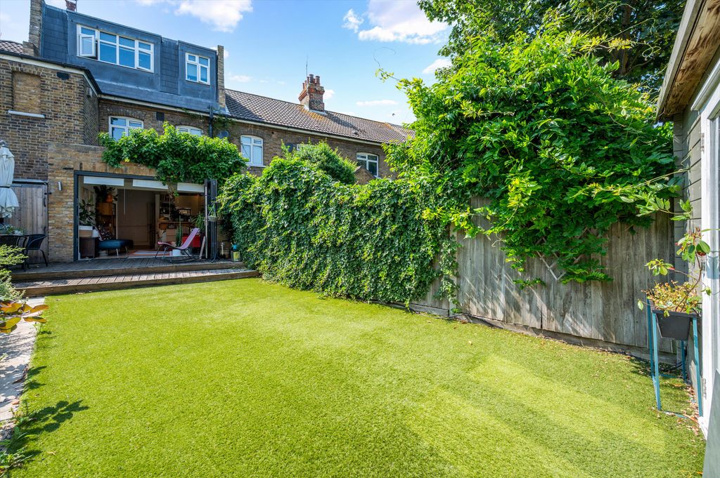 Property photo 1 of 12 Image