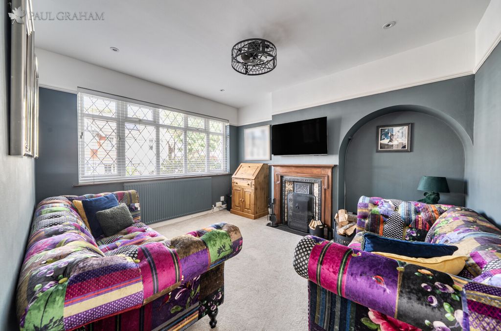 Property photo 3 of 17 77883Aef-439E-4111-B081-E3Ea16Ad5214