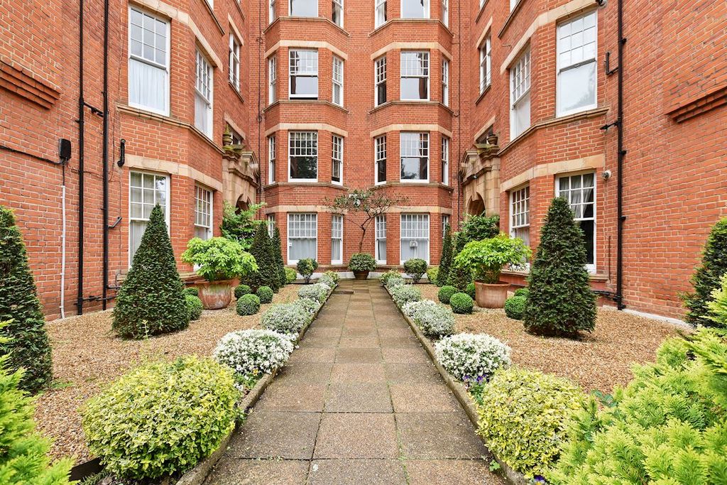 Property photo 1 of 8 Beautiful Period Building