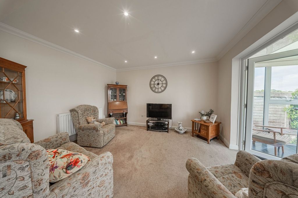 Property photo 3 of 23