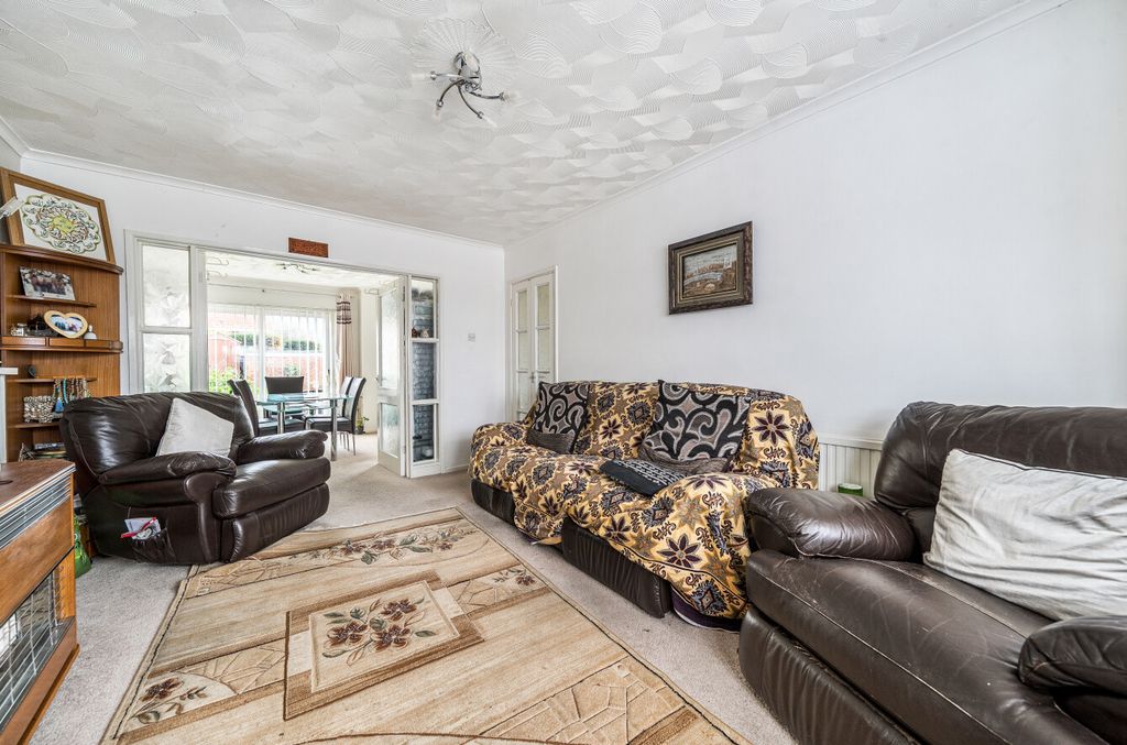 Property photo 3 of 12 1388234-15-69384B...