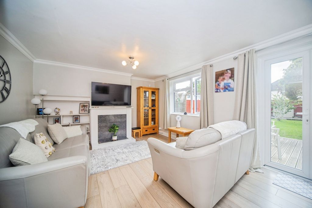 Property photo 2 of 19 Pbox-Img.Jpg