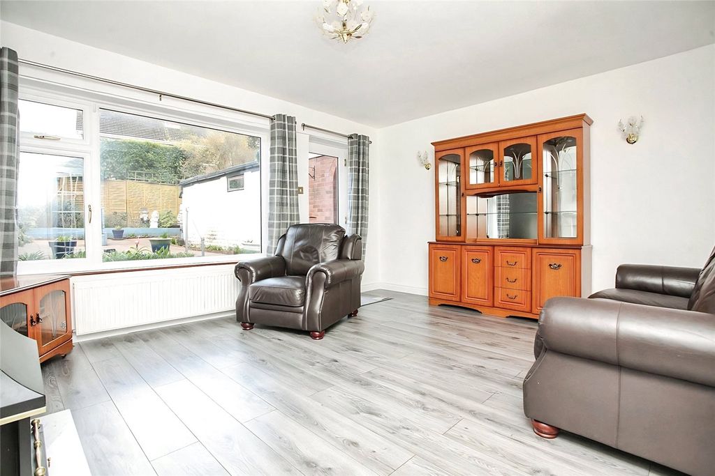 Property photo 2 of 8 Lounge One