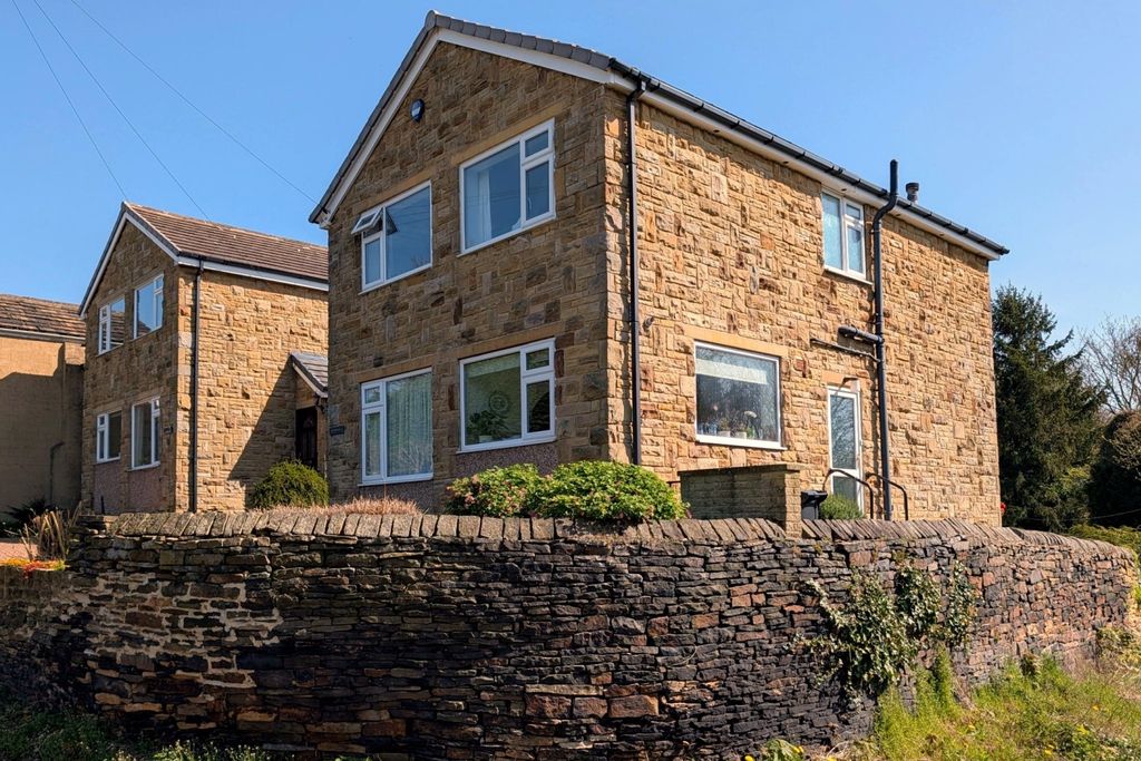 Property photo 2 of 21 Woodhead Ln Ewemove Brighouse Clifton (2)
