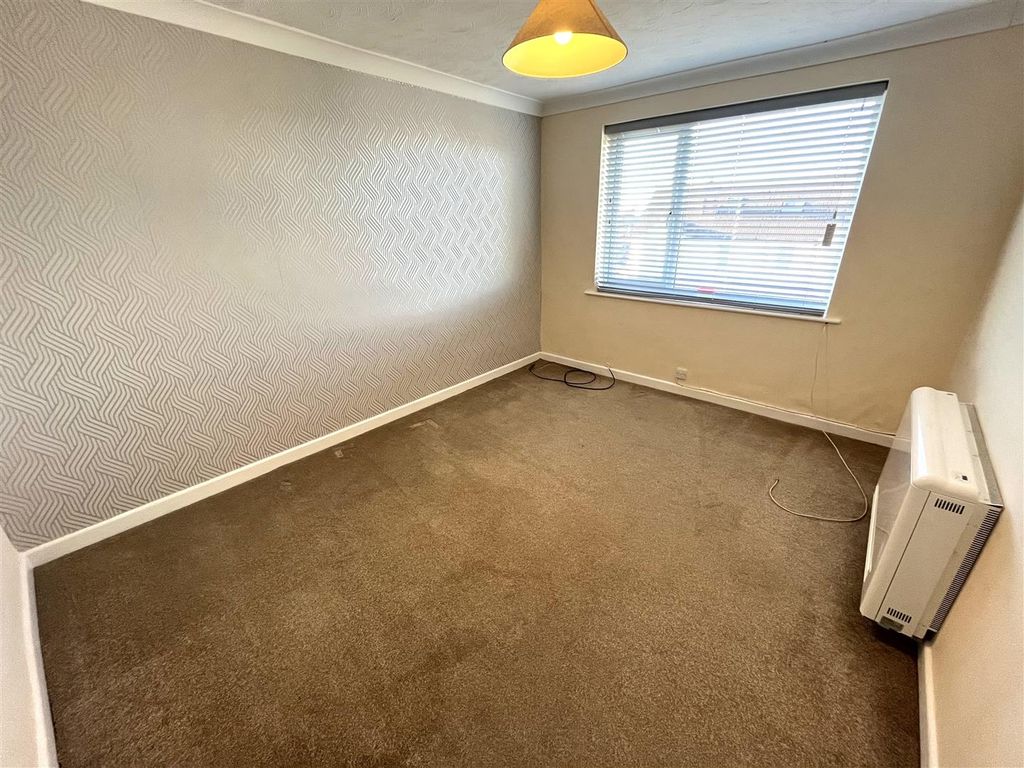 Property photo 2 of 5 Lounge