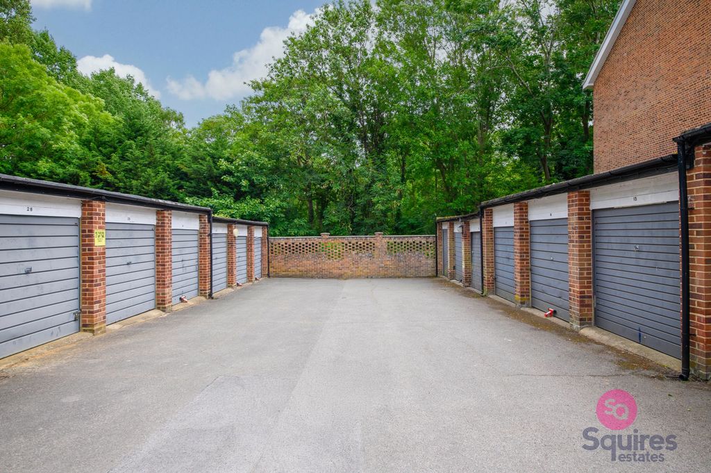 Property photo 2 of 26