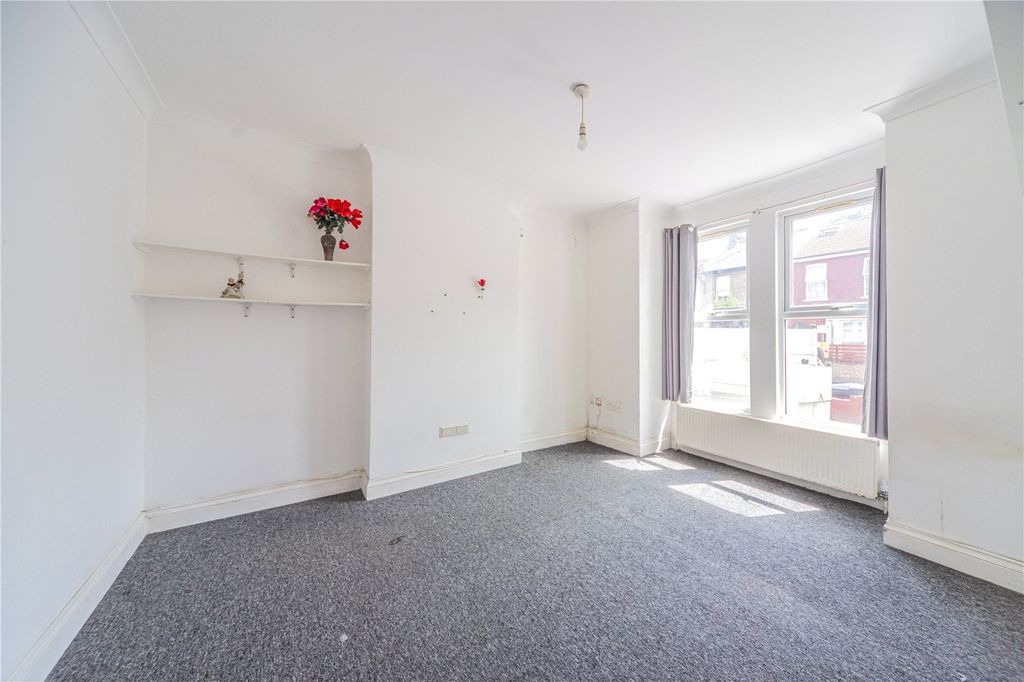 Property photo 2 of 13 Picture No. 03