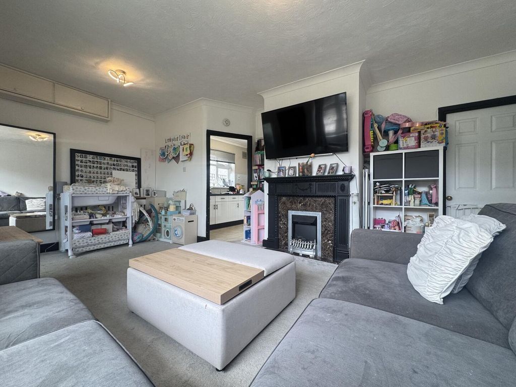 Property photo 2 of 29