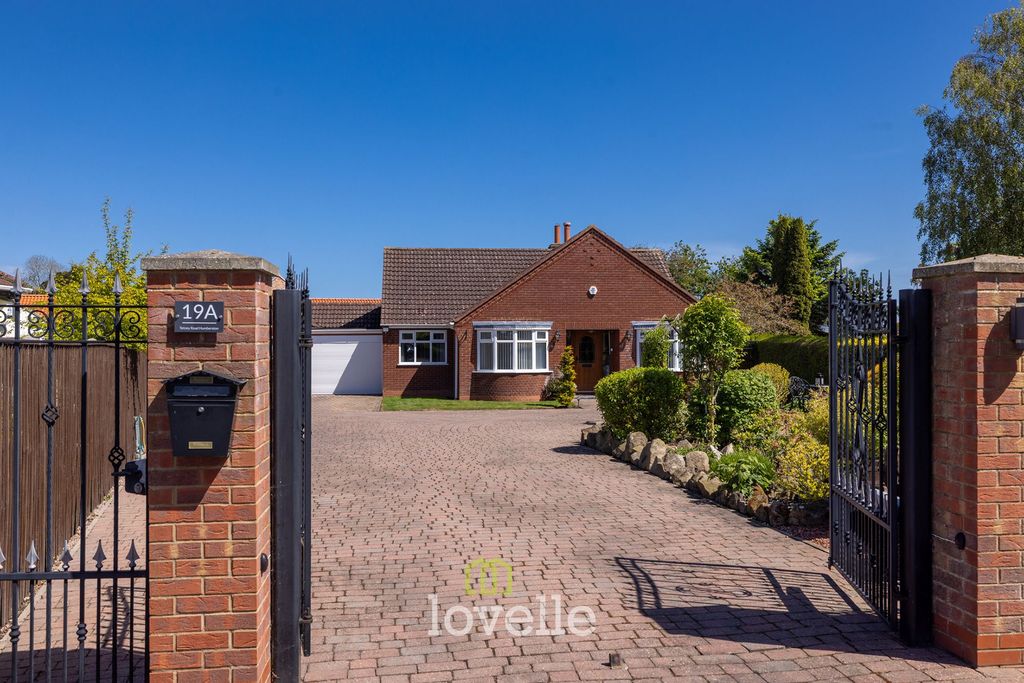 Property photo 1 of 39
