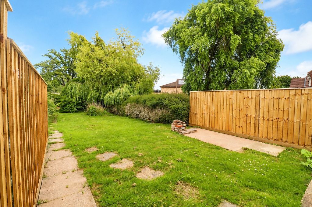 Property photo 3 of 12 3 - Picture No. 23
