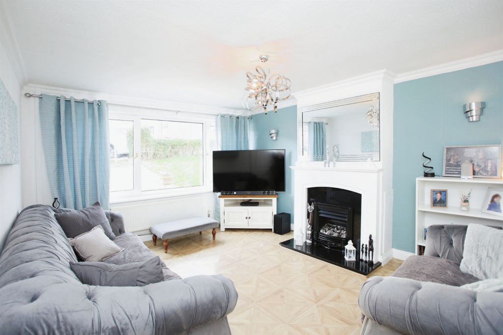 Property photo 2 of 32