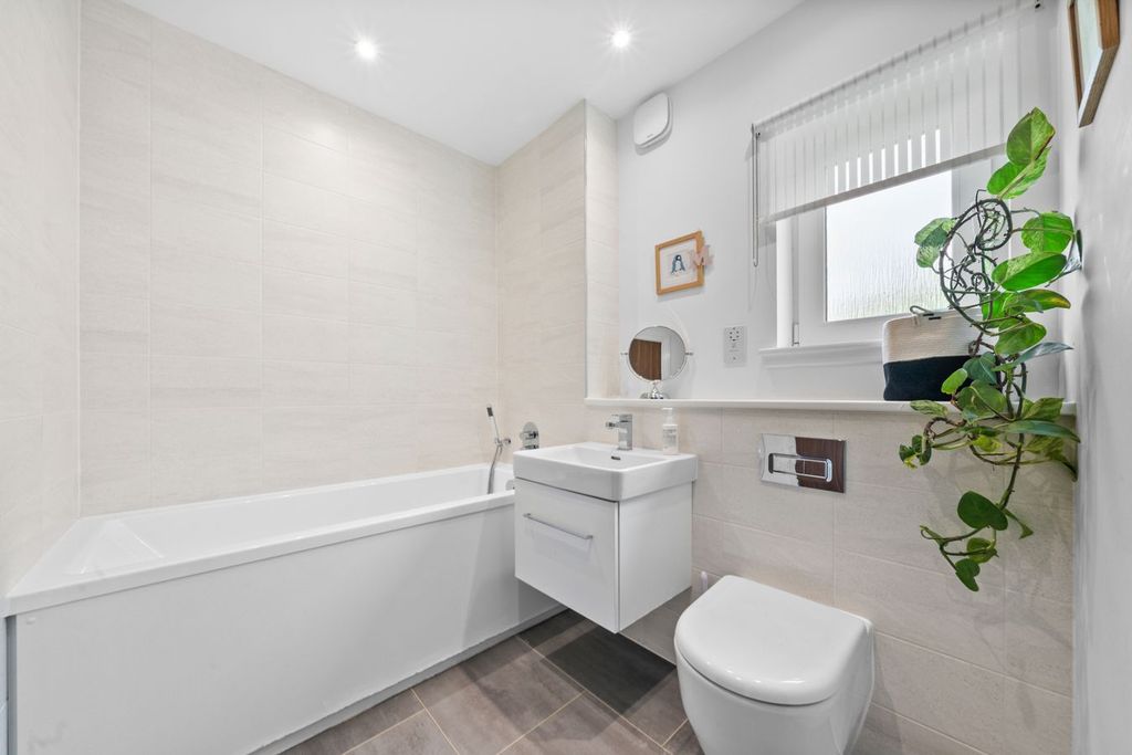 Additional image 46 of 5 bed detached house for saleCastleton Crescent, Falkirk FK2