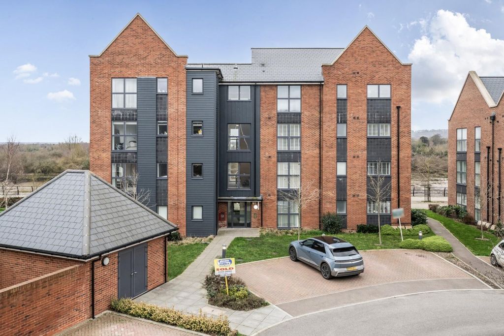 Property photo 3 of 19 1421062-2-69A0582084E29.Jpg