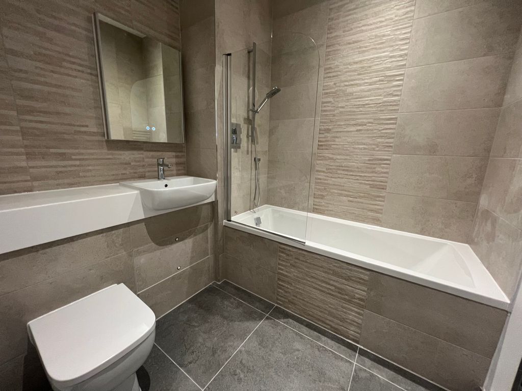 Property photo 3 of 4 Bathroom