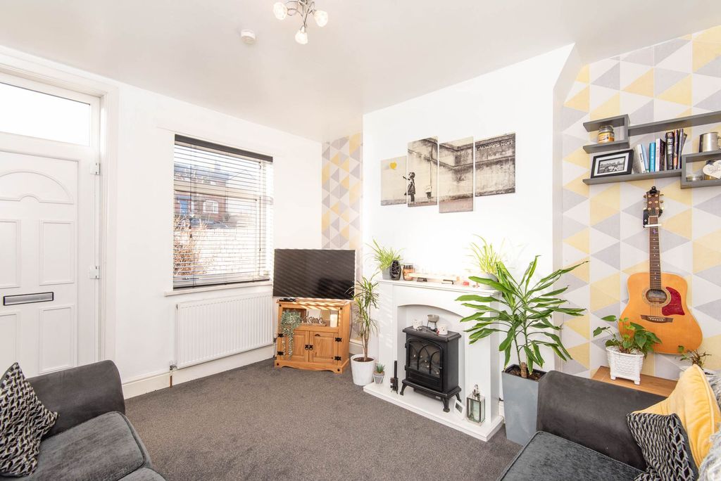 Property photo 2 of 12