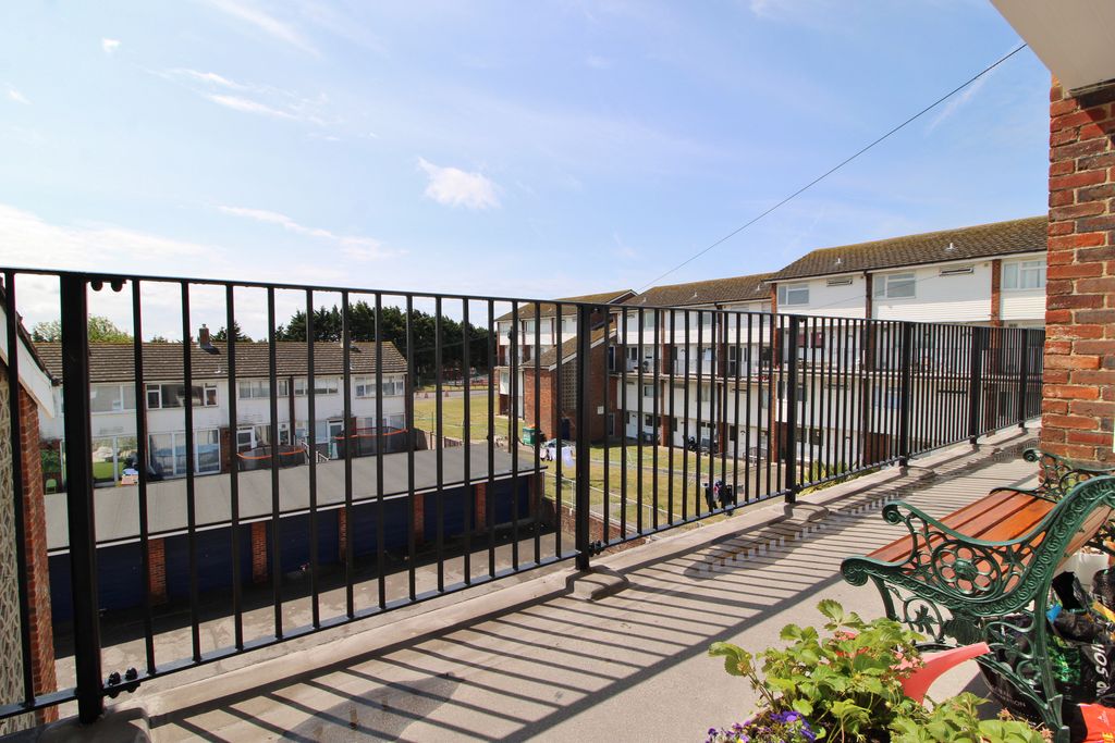 Property photo 2 of 23