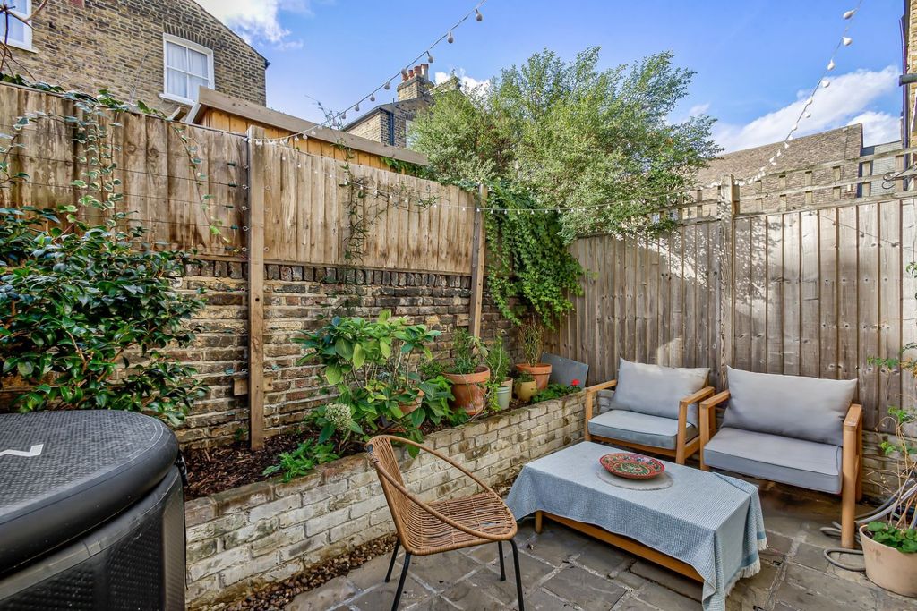 Property photo 2 of 16 Picture No. 28