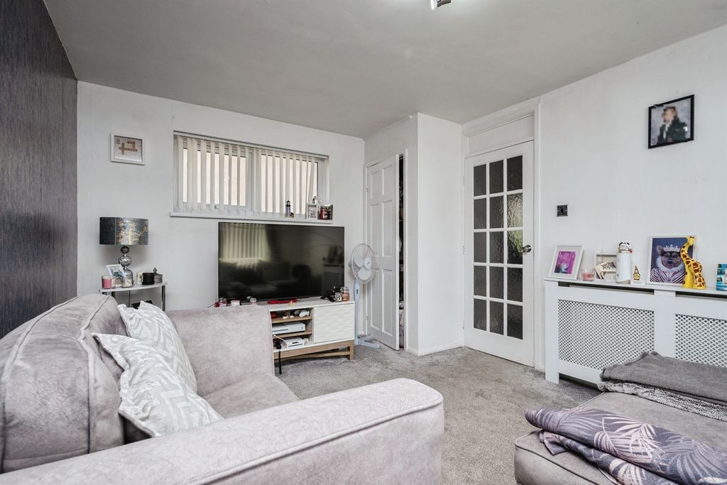 Property photo 3 of 16