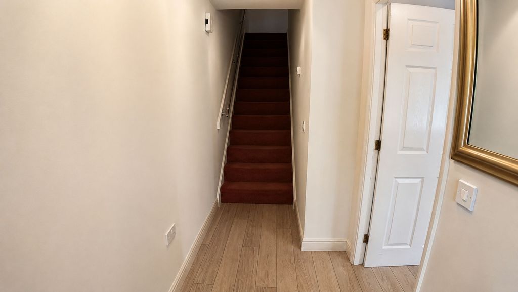 Property photo 3 of 16 Hallway