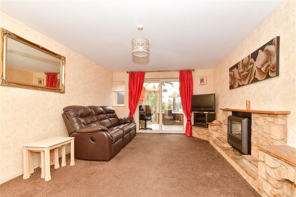 Property photo 3 of 18 Lounge/Diner