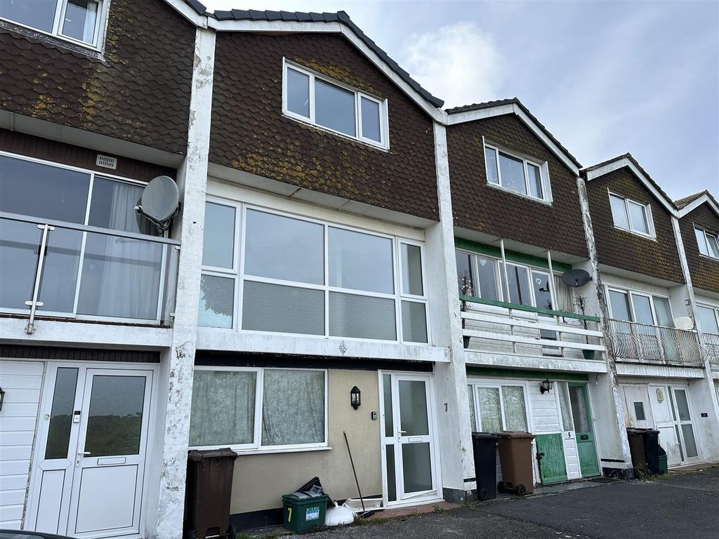 Property photo 1 of 18 Mid Terrace House