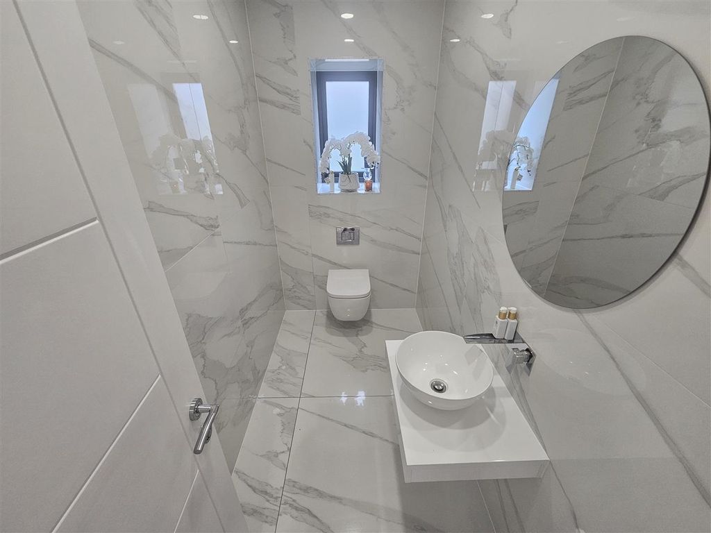 Property photo 3 of 23 Cloakroom W.C.