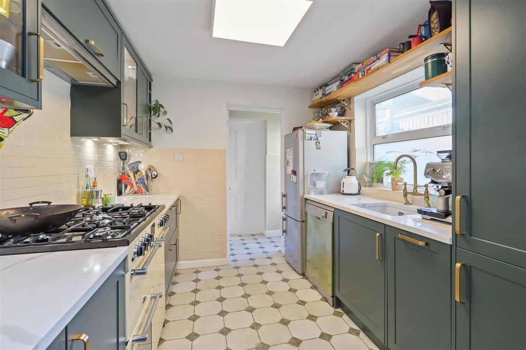 Property photo 2 of 13