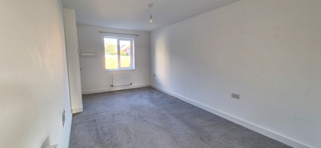 Property photo 2 of 6 Living Room