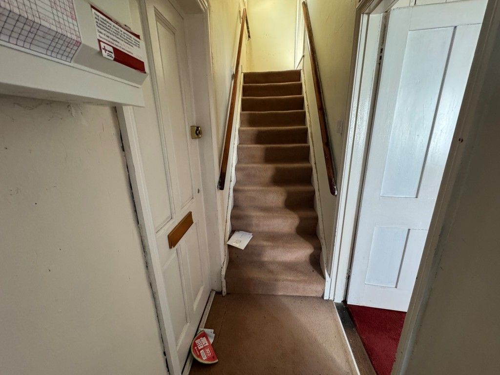 Property photo 2 of 12 Entrance Hall