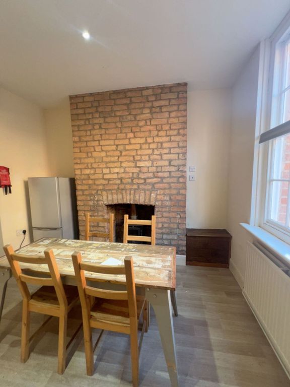 Property photo 2 of 30